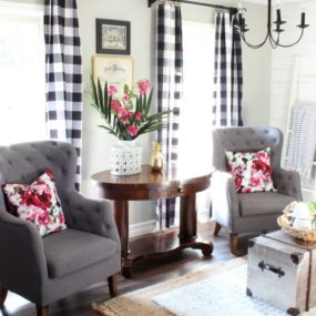 10 Spaces That Prove Plaid Is Definitely Back