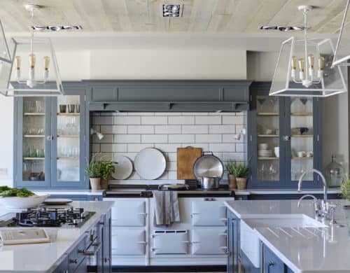 Chic Kitchens With Concealed Range Hoods