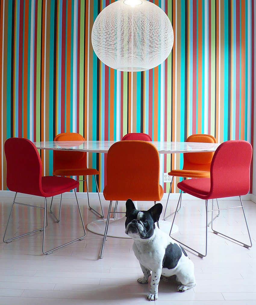 bold wallpaper dining room