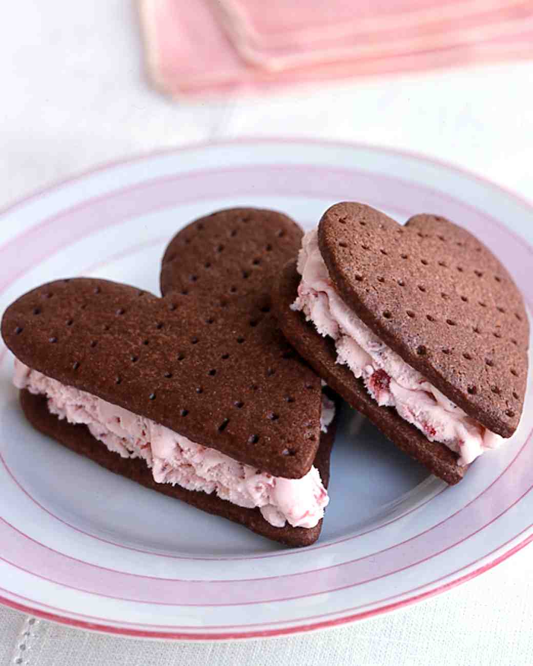 heart shaped ice cream Charming Valentines day Decorating Ideas