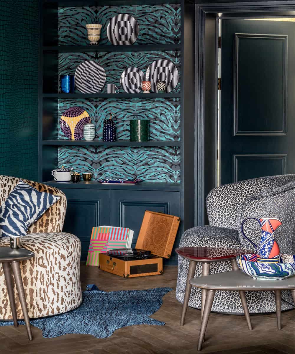 lounge chairs animal print 10 Chic Ways To Decorate With Animal Print
