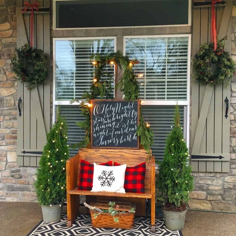 Delightful Outdoor Christmas Decorating Ideas