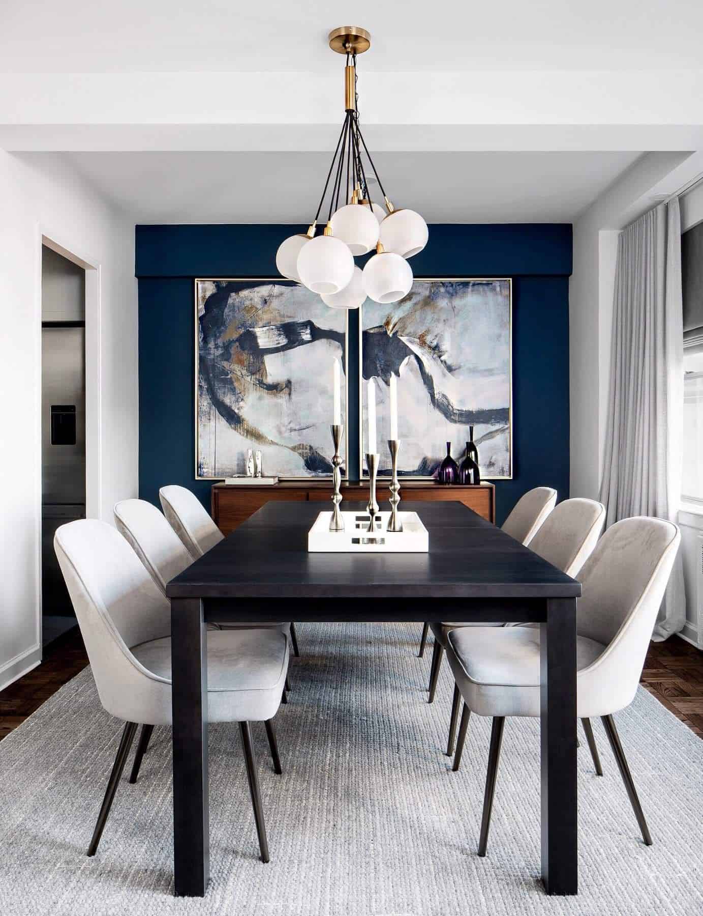 blue accent in diningr oom