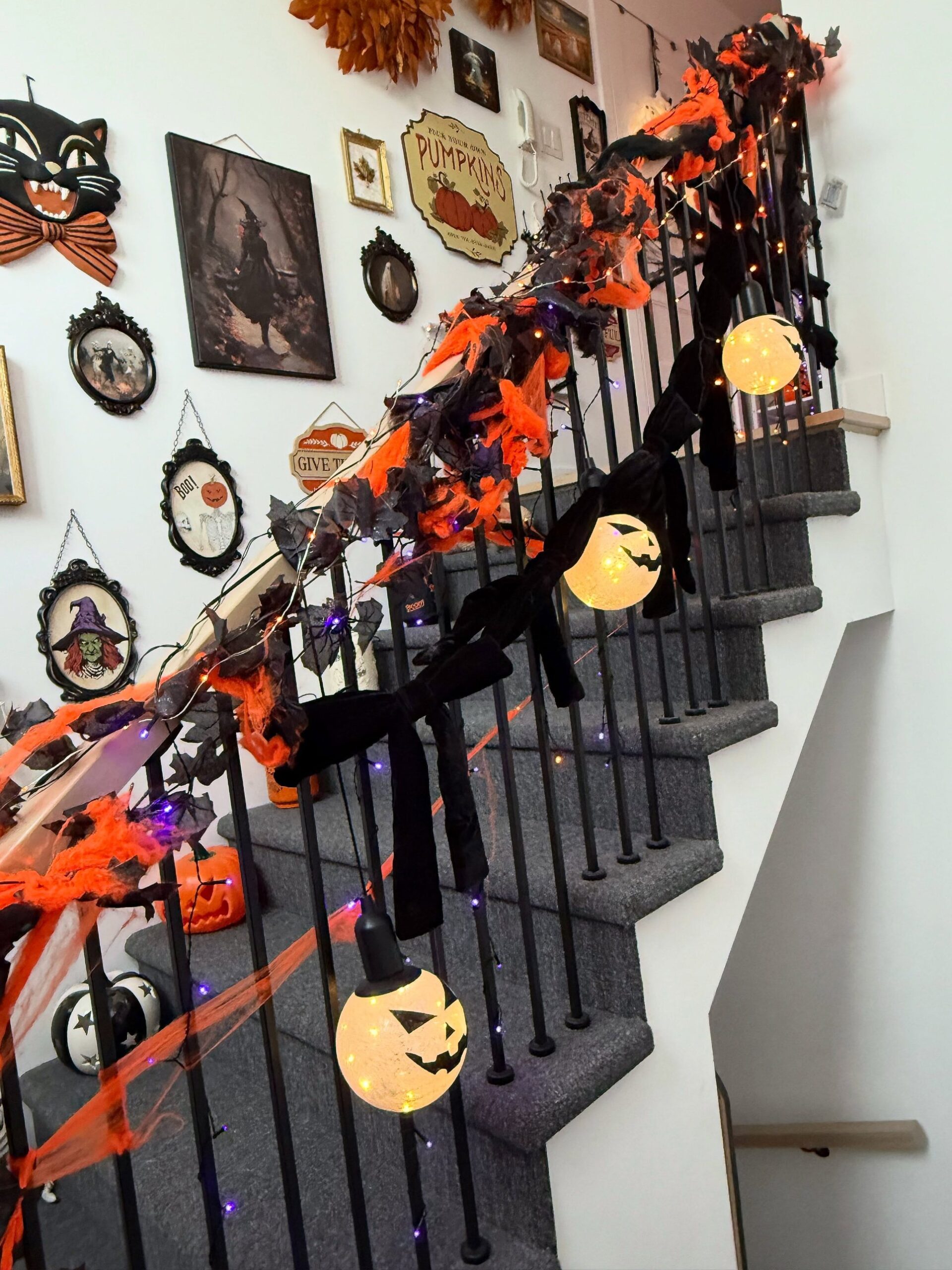 02-vintage-witch-gallery-pumpkin-globe-lights-girlyalex83