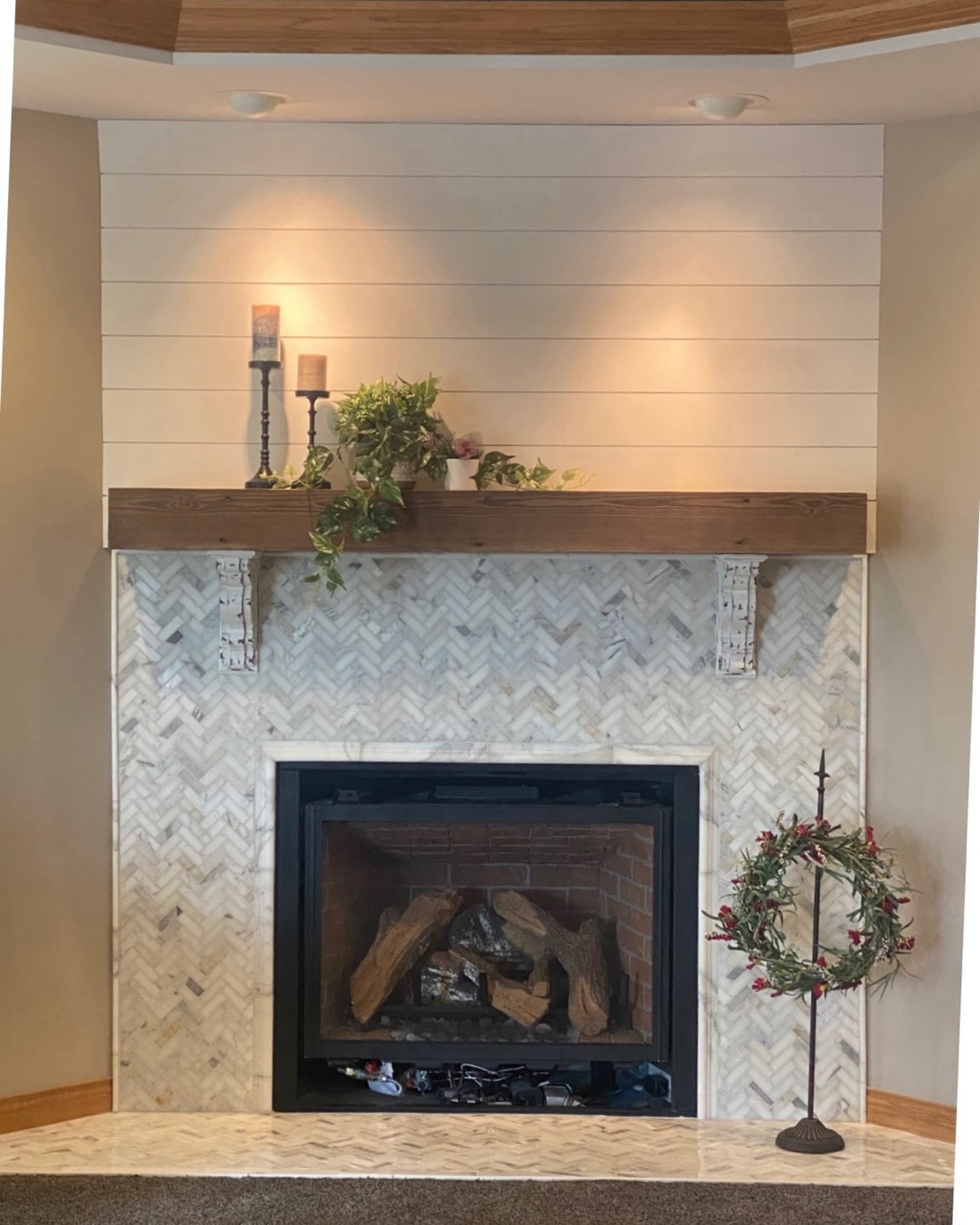 03-fireplace-tile-ideas-marble-herringbone-shiplap