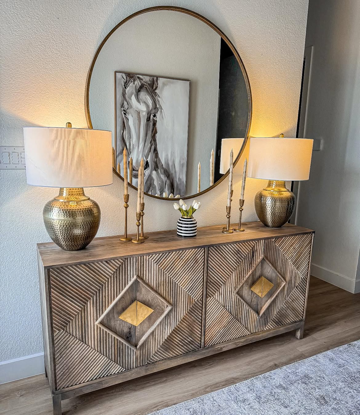 10-round-gold-mirror-horse-art-wood-console-brass-lamps