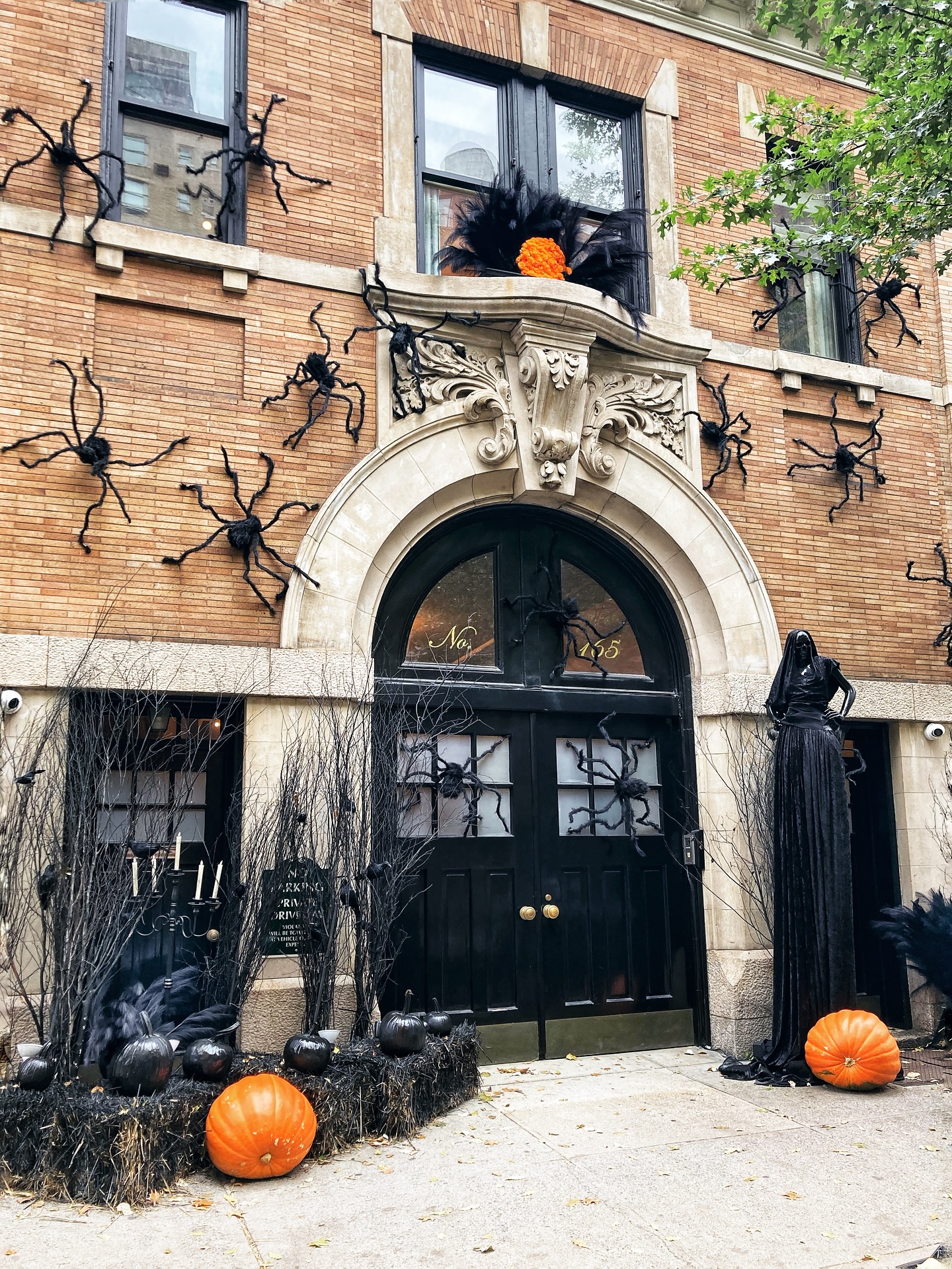 6-elegant-black-orange-brownstone-entrance