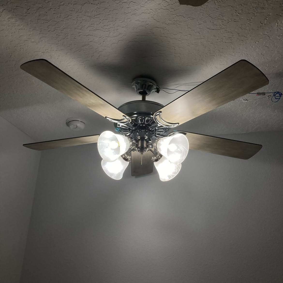 antique-brass-chandelier-ceiling-fan