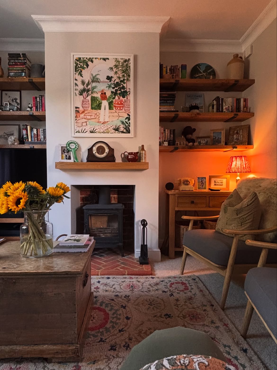 english-cottage-alcove-built-in-shelves-living-room
