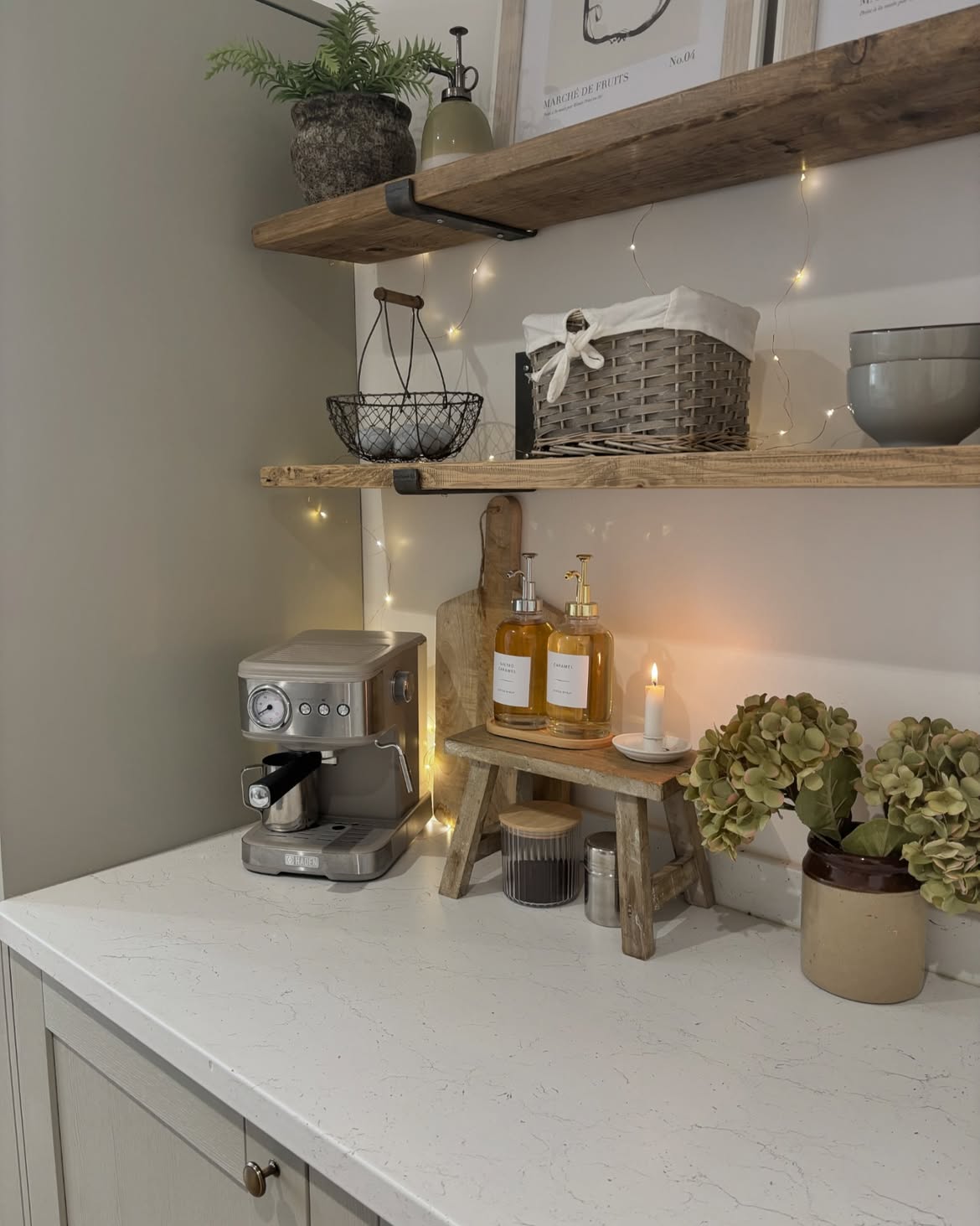fairy-light-coffee-bar-corner-countertop