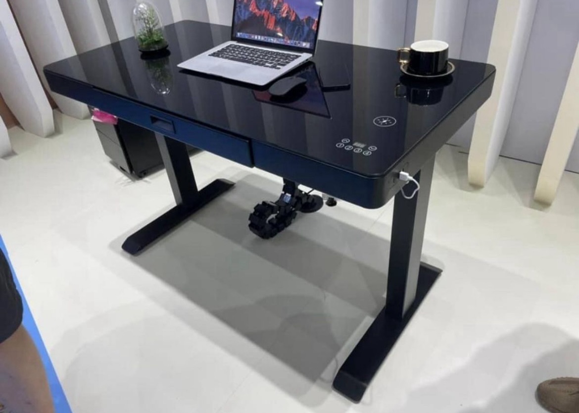 glass-top-smart-electric-desk-design-ideas