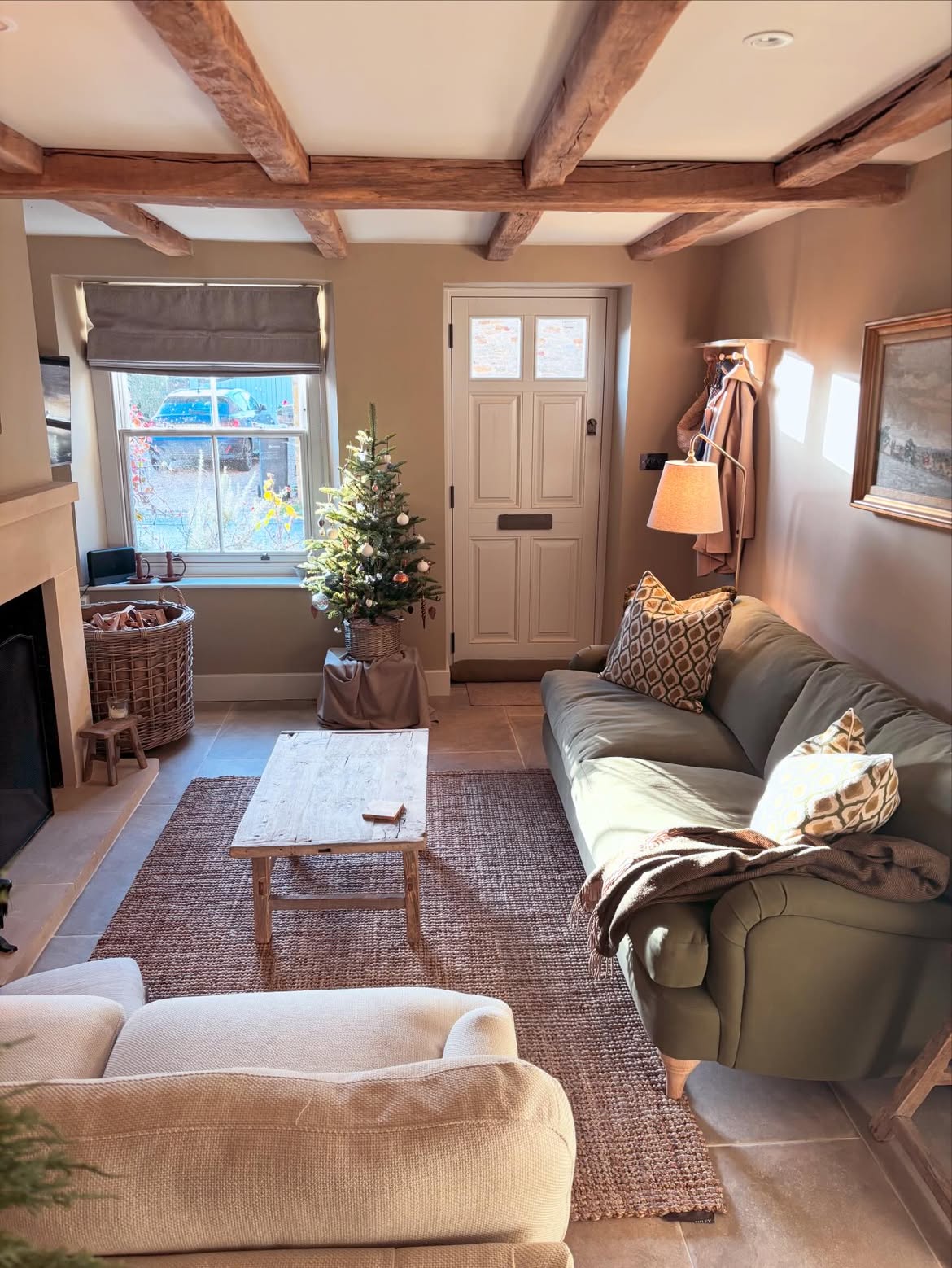 heavy-beam-cottage-olive-sofa-living-room