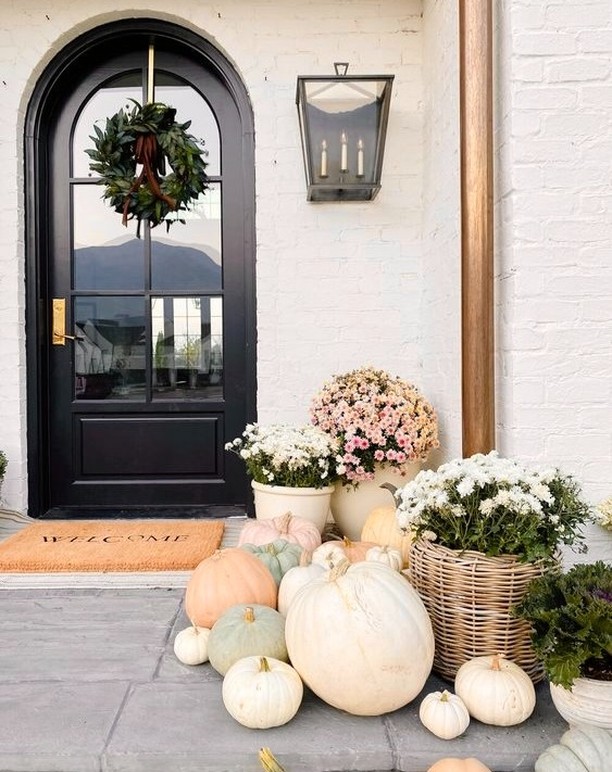 heirloom-pumpkin-cluster-front-door