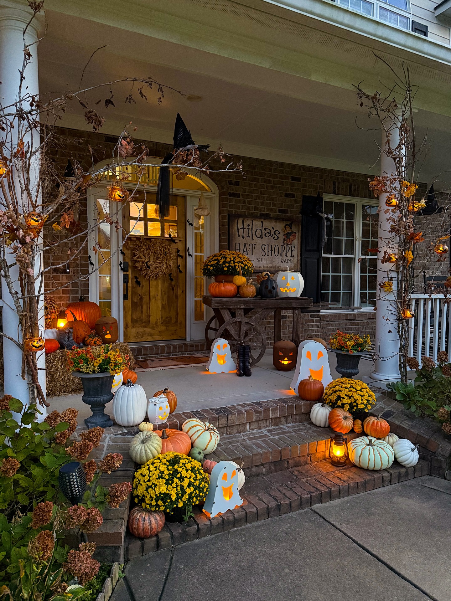 hildas-hat-shoppe-vintage-halloween-porch