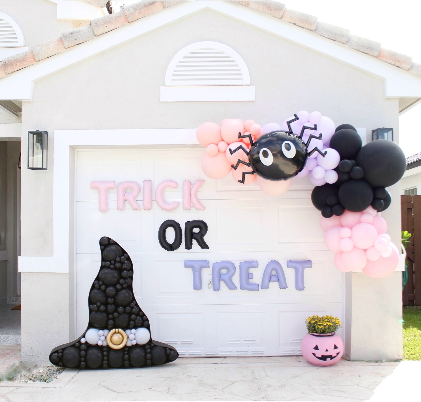pastel-trick-or-treat-balloon-halloween-garage-door