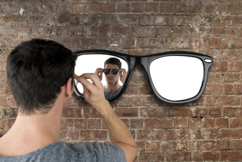 Cool “Looking Good” Wall Mirror by Thabto
