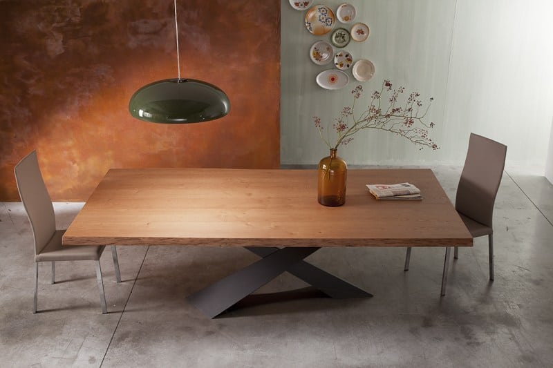 uneven edge dining table riflessi 3