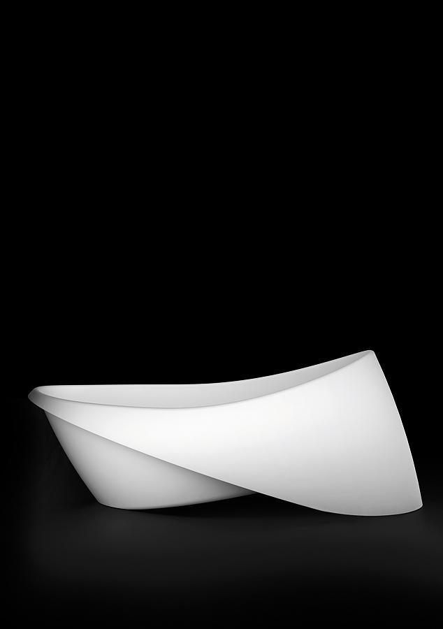 goccia-marmorin-folds-open-exposing-sultry-silhouette-2.jpg