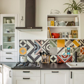 Top 15 Patchwork Tile Backsplash Designs for Kitchen