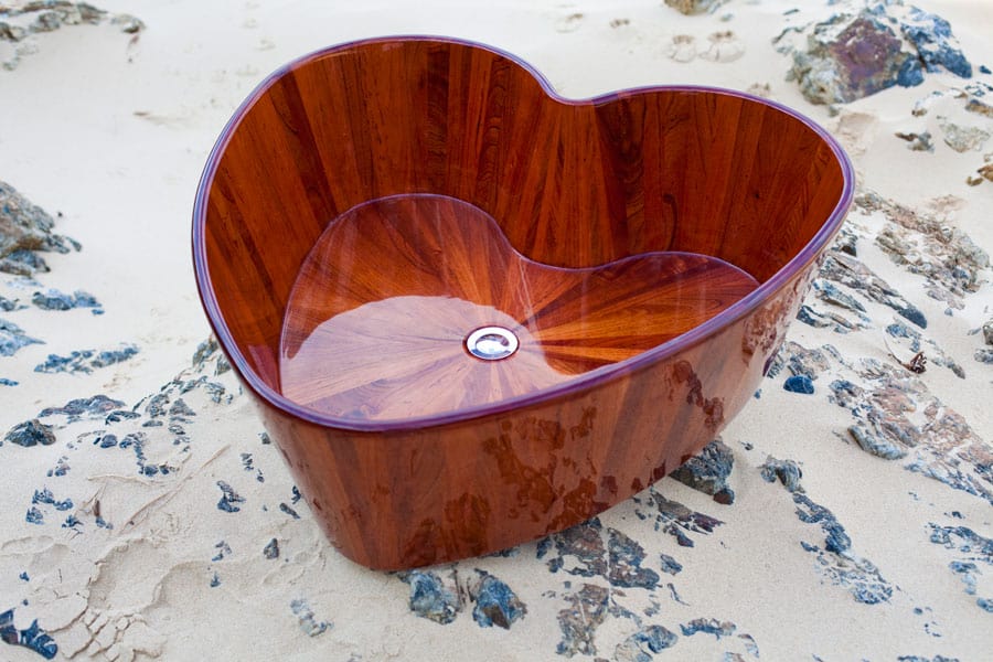 heart-shaped-tub-wood-and-water-australia-2.jpg
