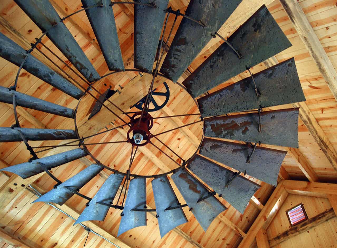 windmill-ceiling-fan-barn-decorating.jpg