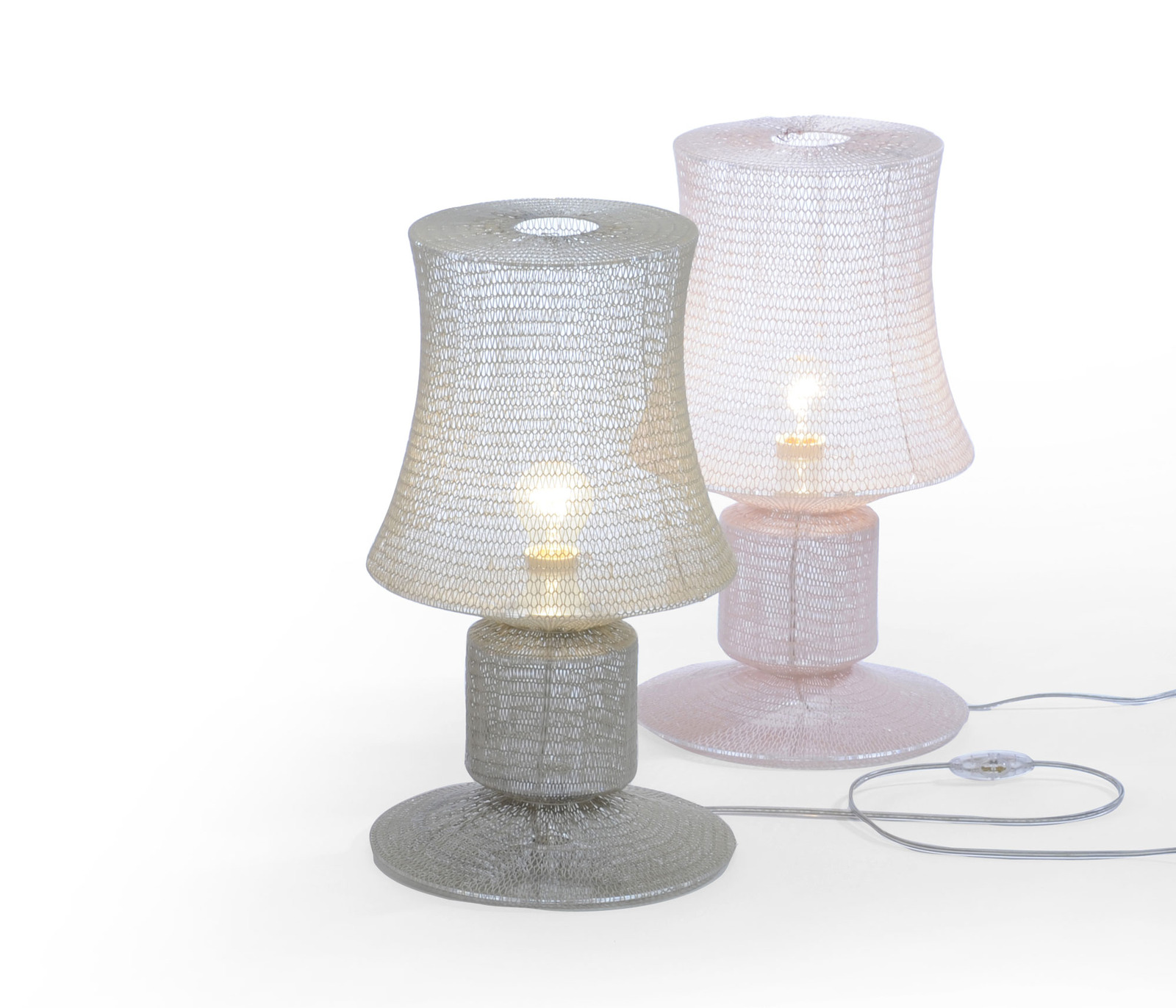 delicately-soft-knitted-lamps-studio-meike-harde-2.jpg