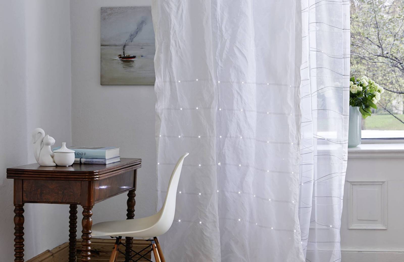 curtains-with-led-Lights-take-window-coverings-to-new-level-2.jpg