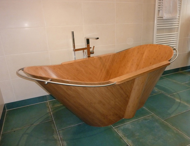 bamboo-bathtub-for-two-niewendick-2.jpg