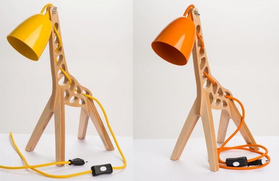 4-giraffes-whimsical-table-lamp-leanter.jpg
