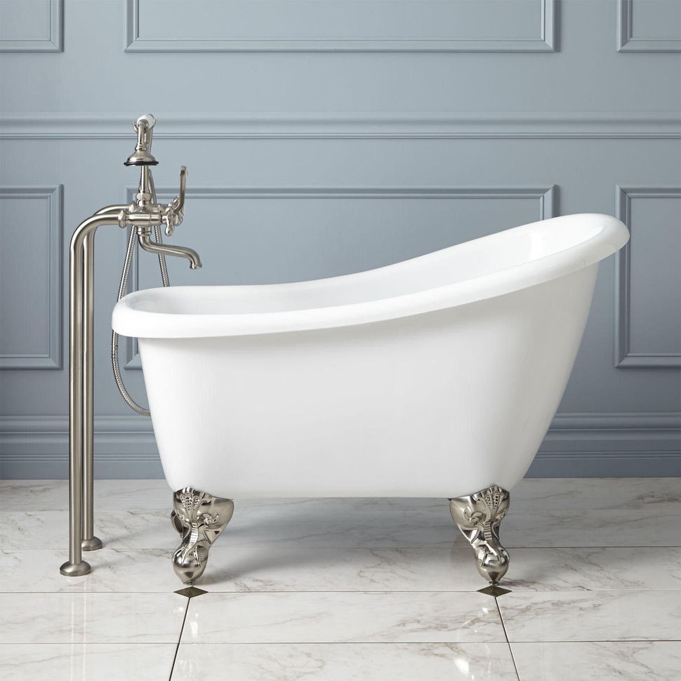 Small tubs for small bathrooms