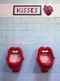 Kisses! – the sexy urinal from Bathroom Mania