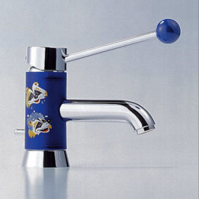 Meta Pur / Meta for Kids faucet from Dornbracht – a contemporary kids bathroom faucet