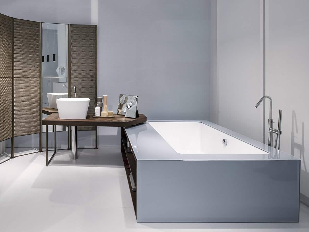 ergonomic-bathroom-system-from-makro-integrates-bathtub-shower-sink-mirror-and-cabinets-7.jpg