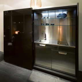 隐藏的厨房 - 芬迪华体会体育在线·卡萨（Fendi Casa）的小空间的工作室厨房创意
