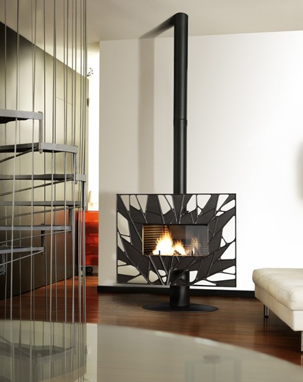 Modern Wood Stoves from Invicta France – new Gaya and Oracle