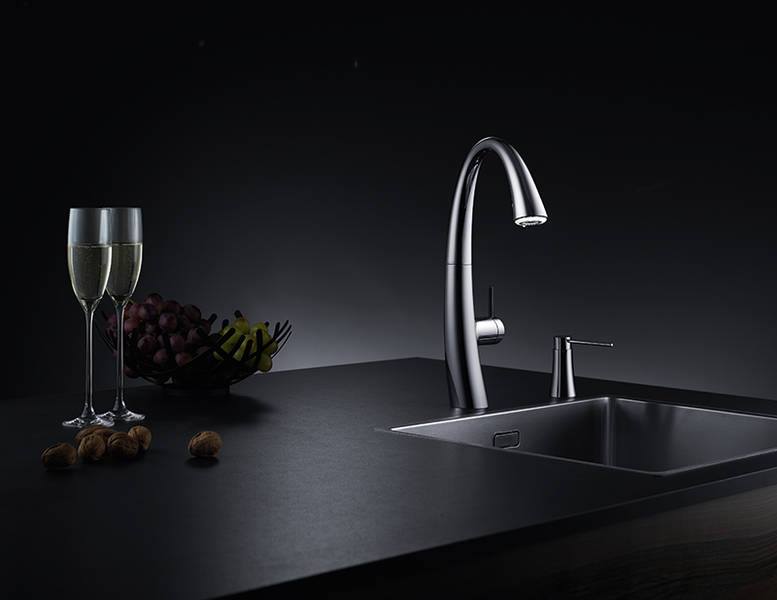 KWC ZOE: A Beautiful Kitchen Faucet with Light