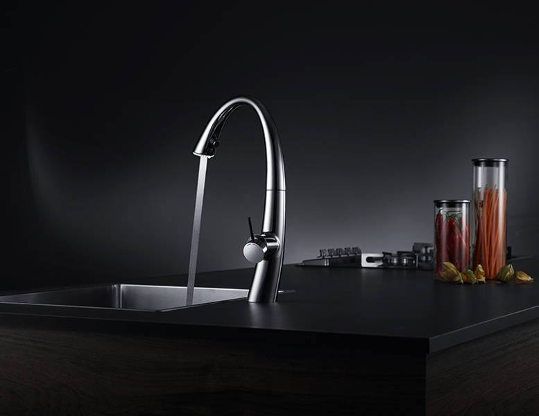 kwc-zoe-a-beautiful-kitchen-faucet-with-light-2.jpg