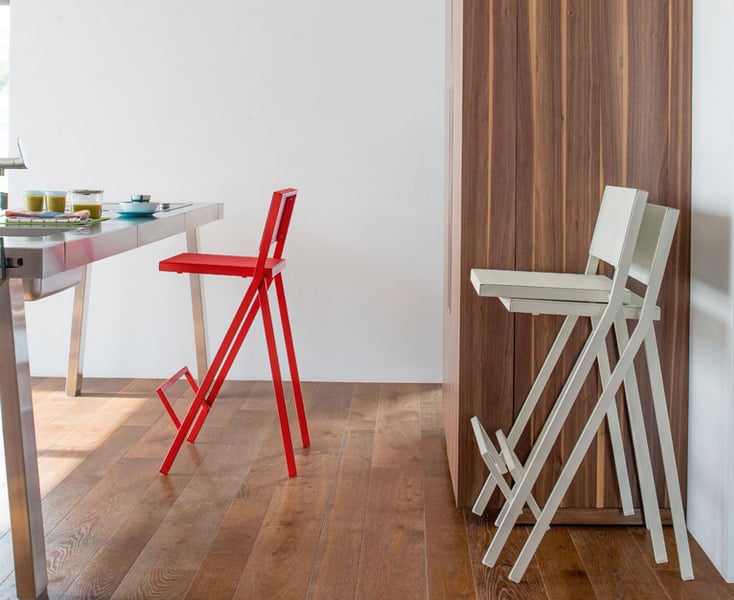red table and chairs set mia from emu by jean nouvel 4