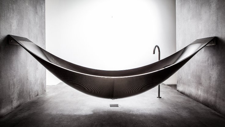 Suspended Bathtub by Splinter Works Floats on Air