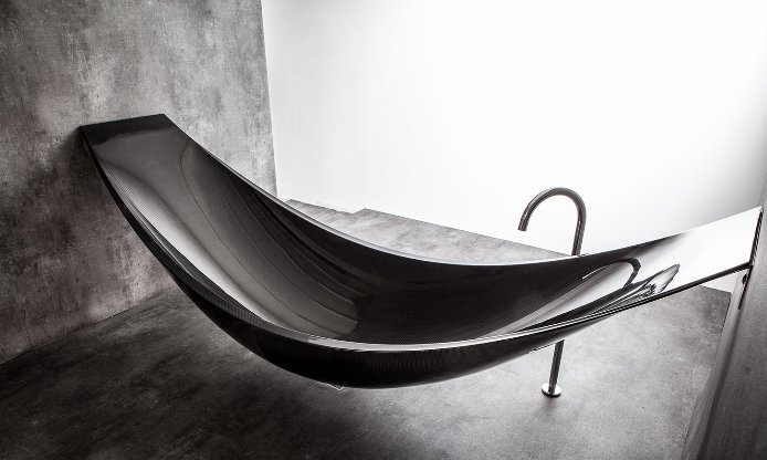 suspended bathtub by splinter works floats on air 11