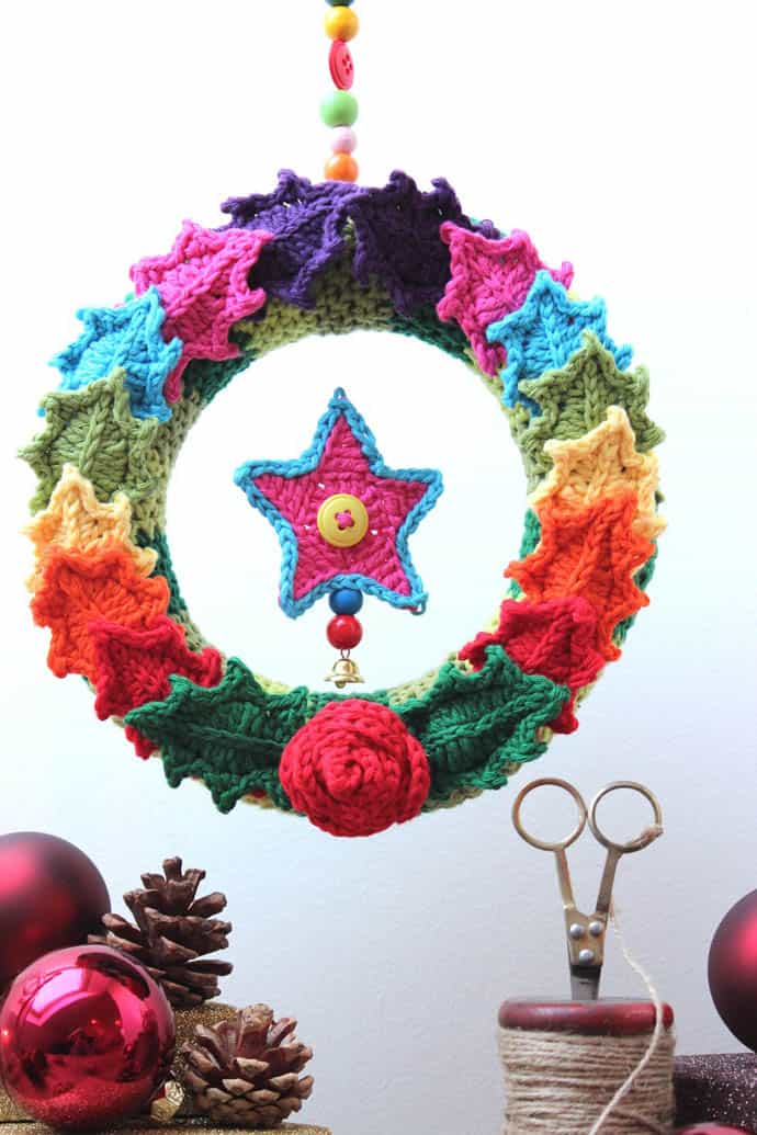 crocheted-christmas-tree-ornaments-2-wreath.jpg