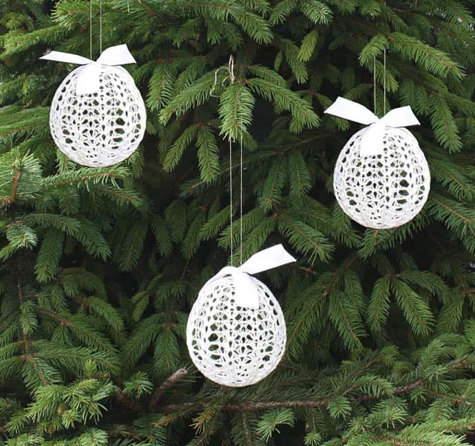 crocheted-christmas-tree-ornaments-6-bobbles.jpg