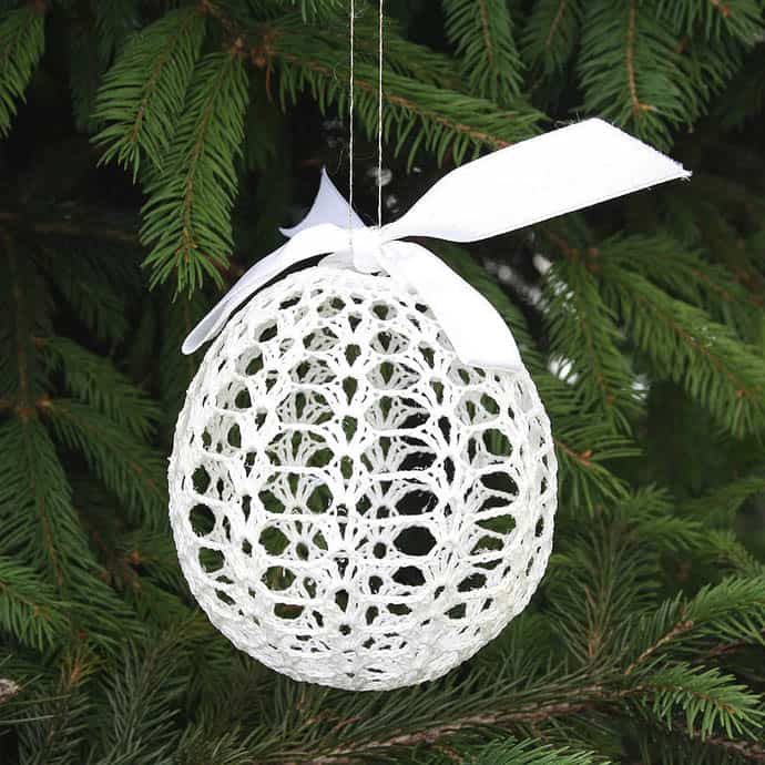 crocheted-christmas-tree-ornaments-7-bobble.jpg