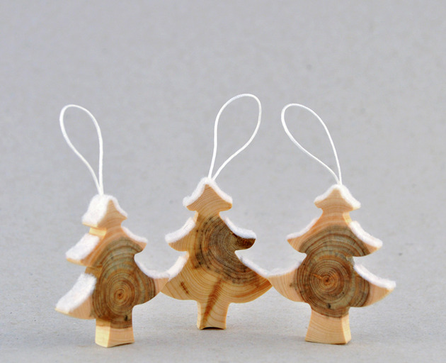 wooden-christmas-decorations-made-from-juniper-tree-7.jpg