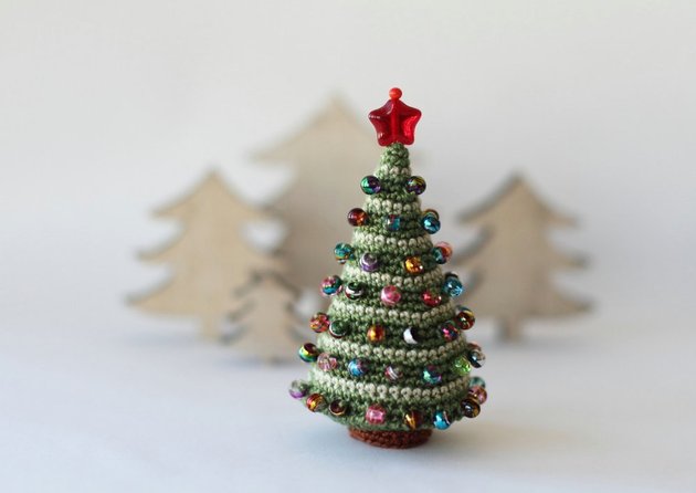 21-table-size-christmas-trees-to-set-the-holiday-mood-3.jpg