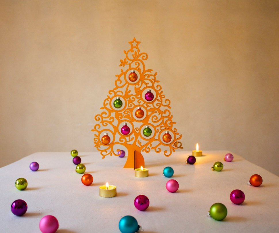 21-table-size-christmas-trees-to-set-the-holiday-mood-4.jpg