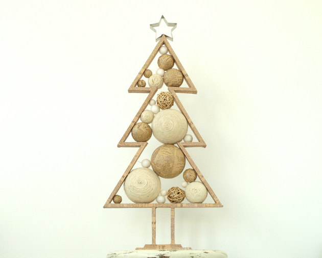 21-table-size-christmas-trees-to-set-the-holiday-mood-7.jpg