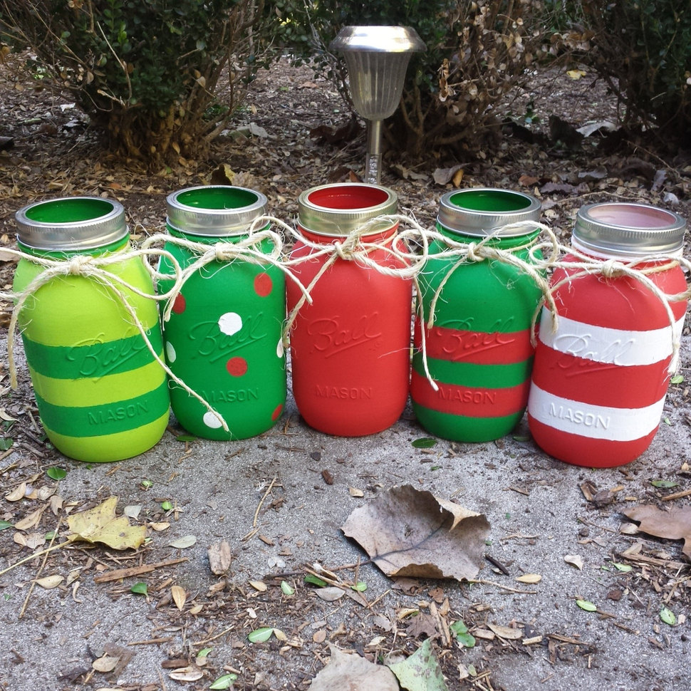 red-green-handpainted-christmas-mason-jars.jpg