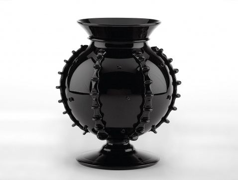 juliska-black-glass-tableware-10.jpg
