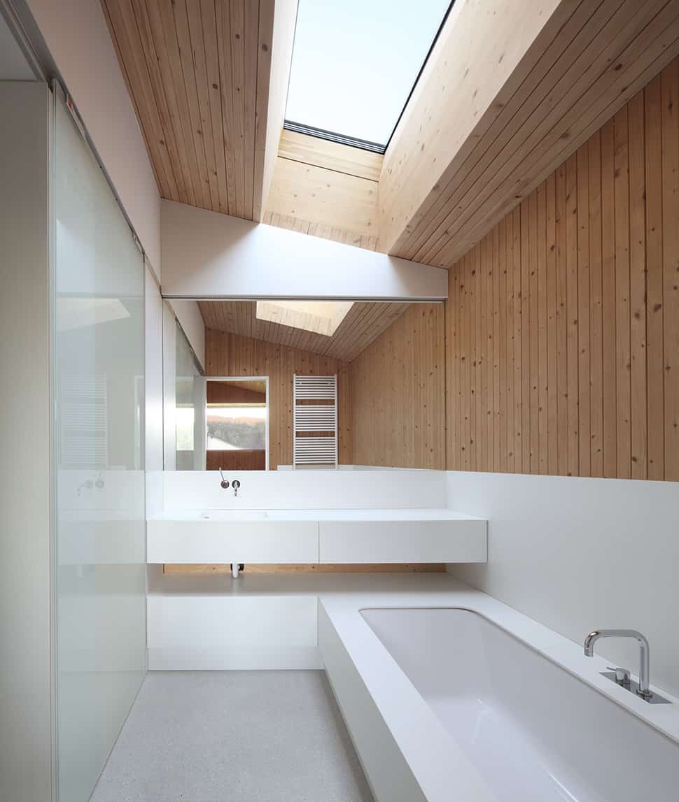 energy efficient house pollution free construction quadruple windowglazing 8 washroom